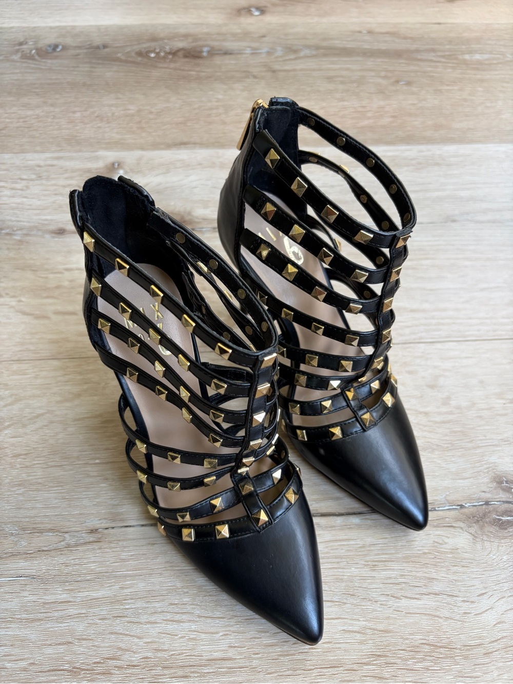 NWOT 
Mix No 6 Black Studded Stiletto Sz 6.